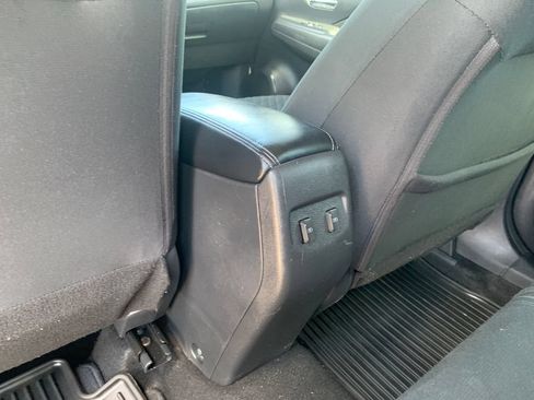 Used 2021 Nissan Kicks SV FWD image 22