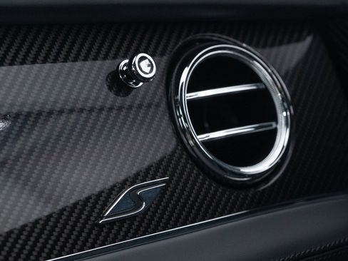 Certified 2025 Bentley Bentayga image 43