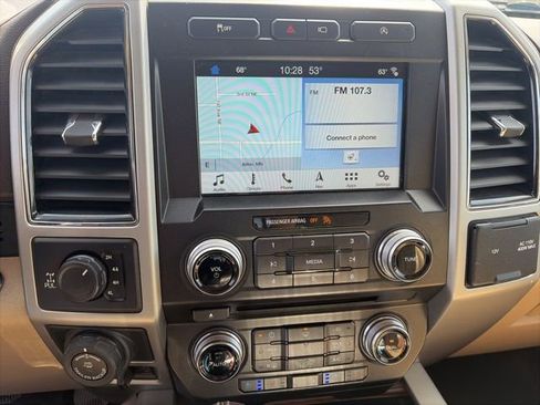 Used 2018 Ford F150 Lariat w/ Equipment Group 502A Luxury AWD/4WD image 14