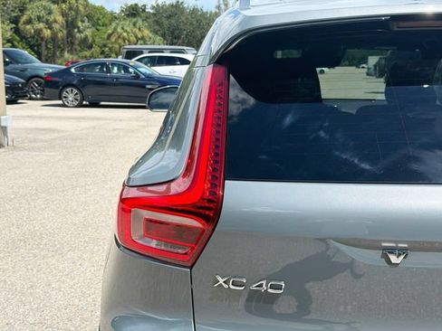 Used 2020 Volvo XC40 T5 Momentum w/ Protection Package Premier AWD/4WD image 10