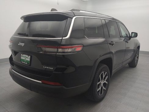 Used 2023 Jeep Grand Cherokee L Limited AWD/4WD image 9
