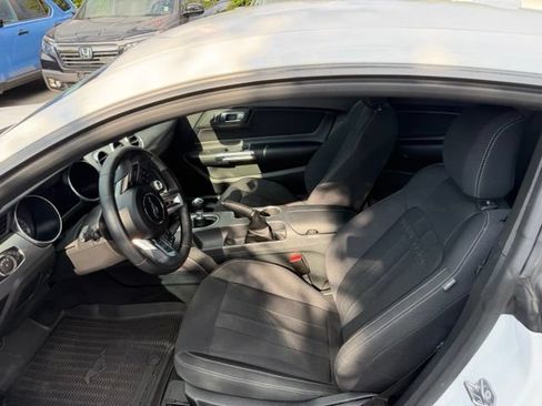 Used 2022 Ford Mustang GT RWD image 11