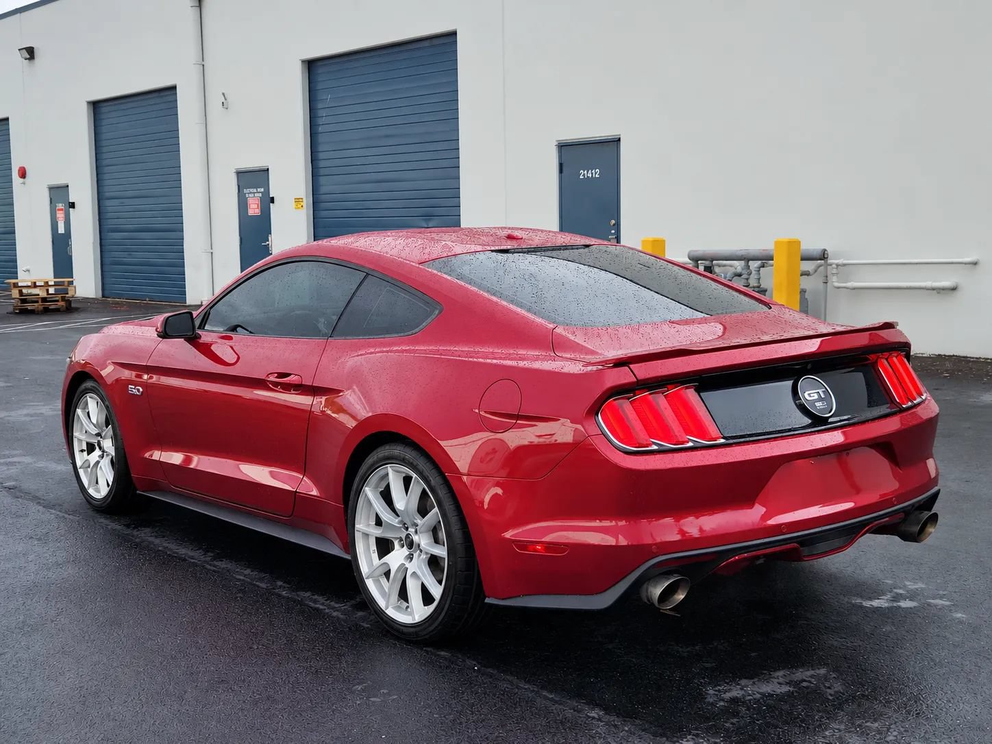 Used 2015 Ford Mustang GT Premium w/ Equipment Group 401A RWD image 3