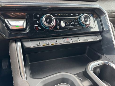 Used 2024 GMC Sierra 2500 Denali w/ Technology Package image 19