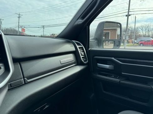 Used 2024 RAM 3500 Big Horn AWD/4WD image 36