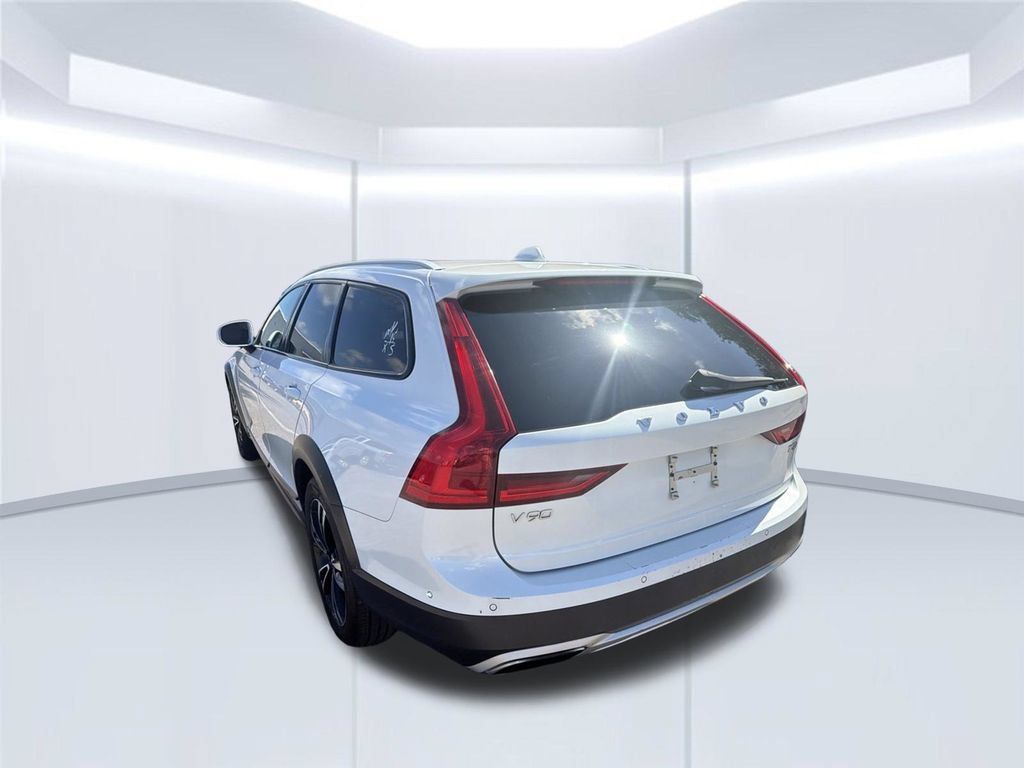 Used 2018 Volvo V90 T5 Cross Country w/ Convenience Package AWD/4WD image 10