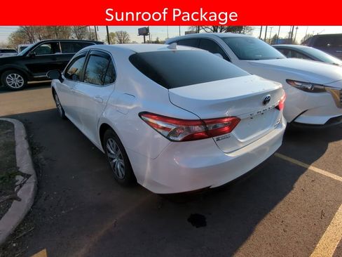 Used 2020 Toyota Camry LE w/ Sunroof Package image 4