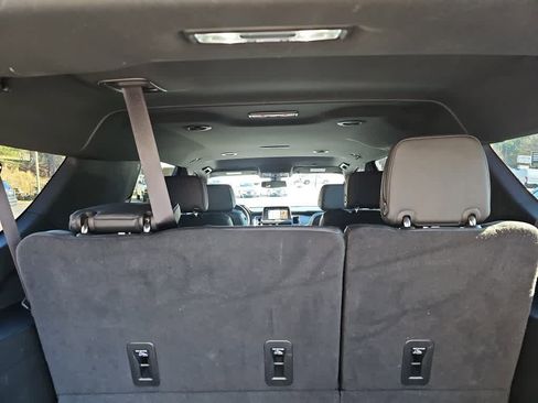 Used 2022 Chevrolet Suburban RST w/ Luxury Package image 29