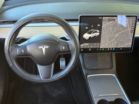 Used 2021 Tesla Model Y Performance image 15