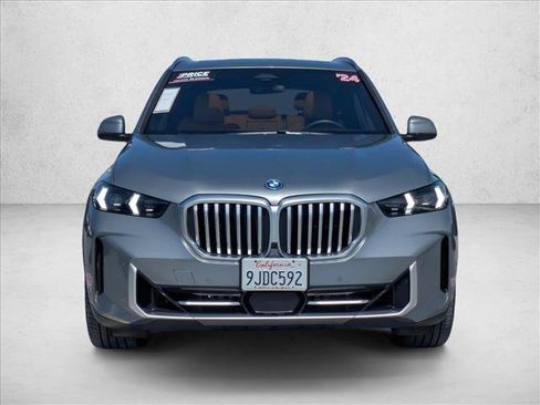 Used 2024 BMW X5 xDrive50e w/ Parking Assistance Package AWD/4WD image 2