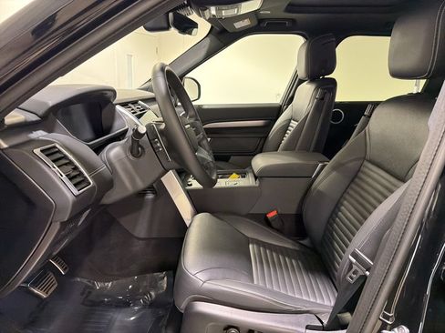Certified 2025 Land Rover Discovery Dynamic SE AWD/4WD image 11