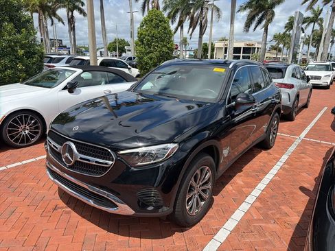 Certified 2025 Mercedes-Benz GLC 300 4MATIC image 5
