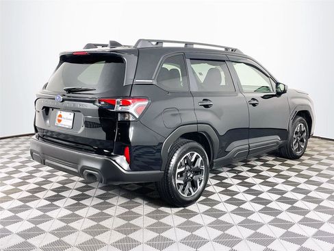 Certified 2025 Subaru Forester Premium image 9