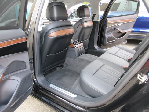 Used 2022 Audi A8 L 3.0T image 37