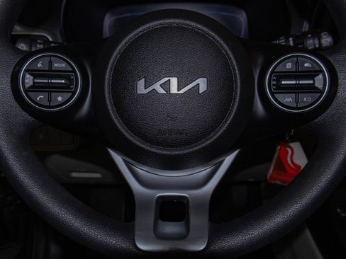 Used 2023 Kia Soul LX FWD image 11