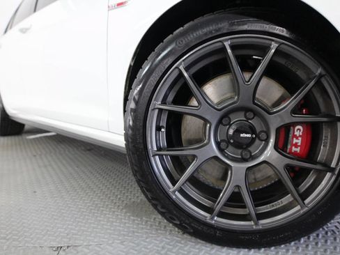 Used 2019 Volkswagen GTI SE FWD image 18