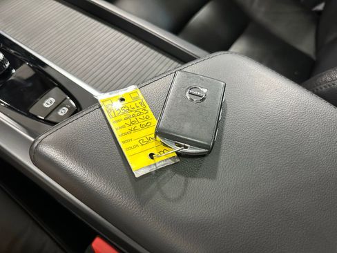 Used 2023 Volvo XC60 B5 Core FWD image 33