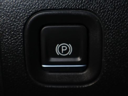 Used 2020 Chevrolet Silverado 1500 LT image 20