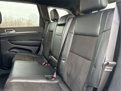 Used 2020 Jeep Grand Cherokee Altitude image 29