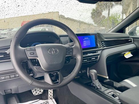 Used 2026 Toyota Camry SE FWD image 12