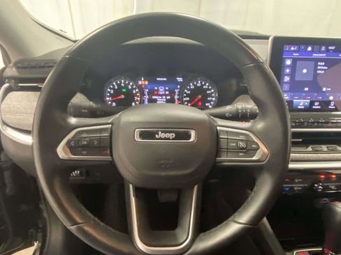 Used 2022 Jeep Compass Latitude image 21