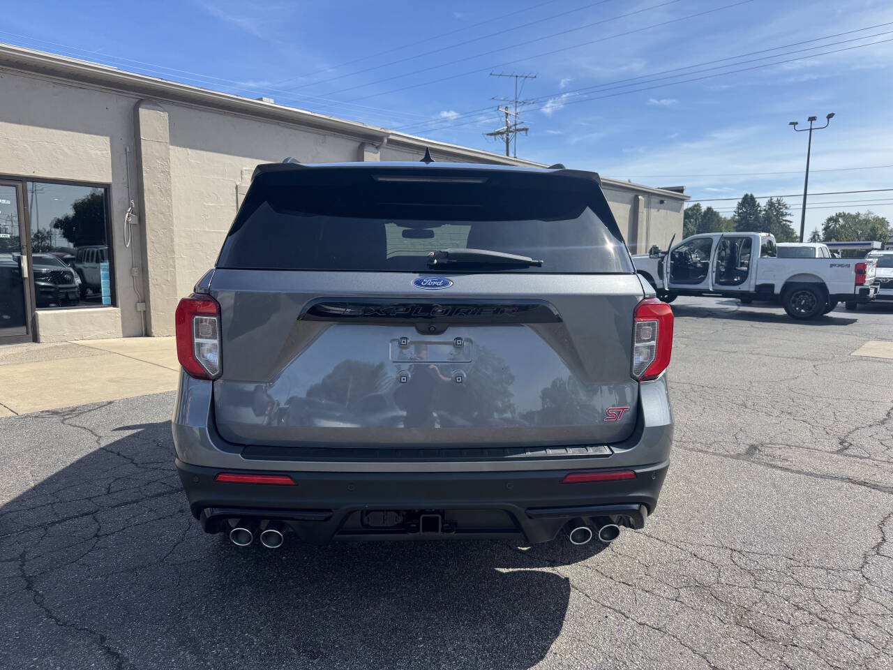 Used 2024 Ford Explorer ST w/ Technology Package AWD/4WD image 4