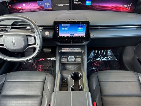 Used 2024 Lincoln Nautilus Reserve w/ Equipment Group 202A image 13