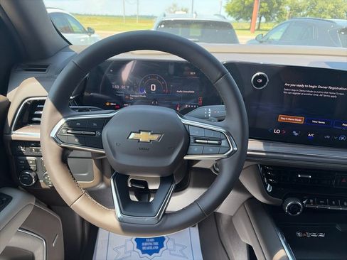 New 2026 Chevrolet Suburban LT w/ Comfort Package AWD/4WD image 15