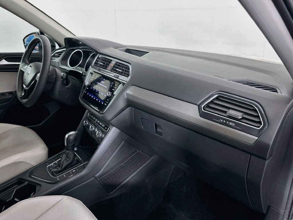 Used 2021 Volkswagen Tiguan SE FWD image 30