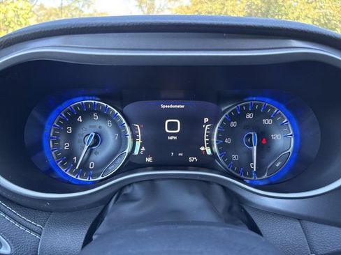 Used 2026 Chrysler Pacifica Select AWD/4WD image 33