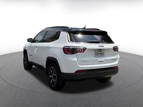 Used 2025 Jeep Compass Limited AWD/4WD image 8