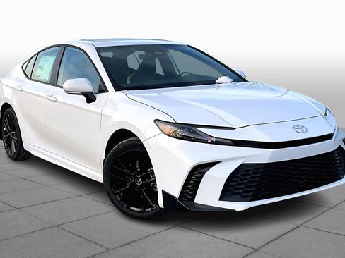 New 2026 Toyota Camry SE image 2