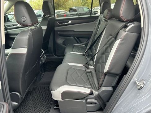 New 2026 Volkswagen Atlas Peak Edition image 14