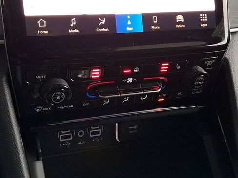 Used 2023 Jeep Grand Cherokee Limited image 19