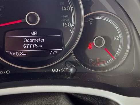 Used 2019 Volkswagen Beetle 2.0T S FWD image 13