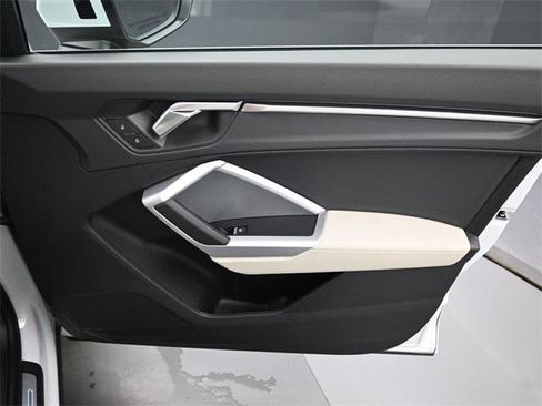 Certified 2025 Audi Q3 2.0T Premium w/ Convenience Package image 37