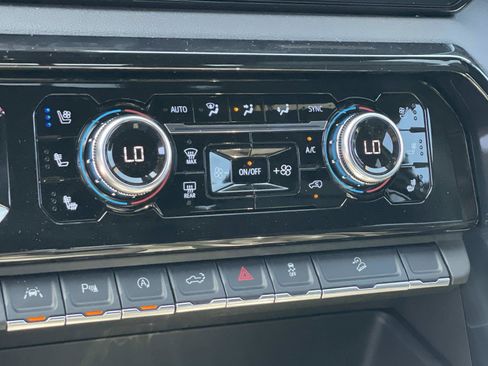 New 2026 GMC Sierra 1500 AT4 w/ AT4 Premium Package AWD/4WD image 17