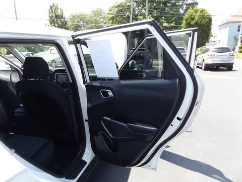 Used 2020 Kia Soul S FWD image 26