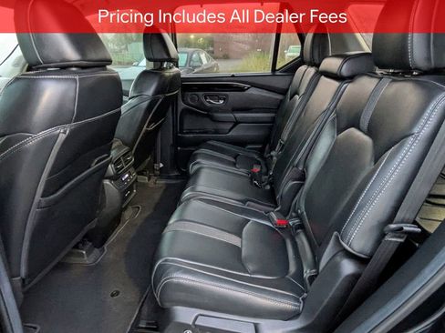 Used 2025 Honda Pilot Touring image 14