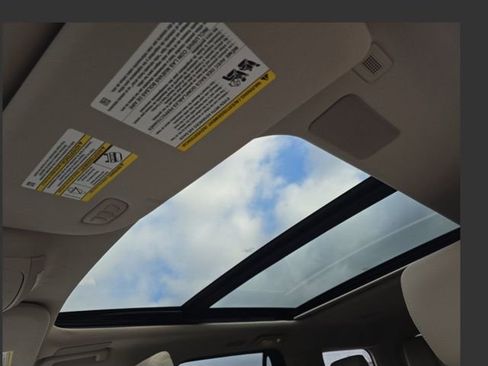 Used 2022 Ford Expedition Platinum image 2