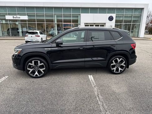 Certified 2023 Volkswagen Taos SEL image 5