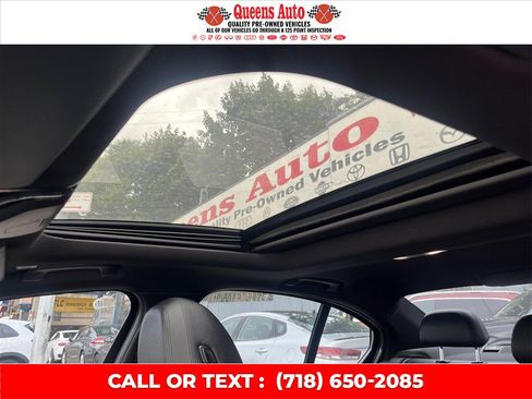 Used 2020 BMW 330i Sedan w/ Convenience Package RWD image 24