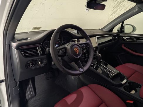 New 2026 Porsche Macan AWD/4WD image 4