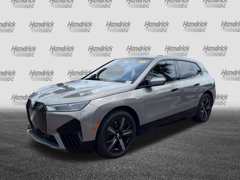 Used 2024 BMW iX xDrive50 w/ Sport Package AWD/4WD image 5