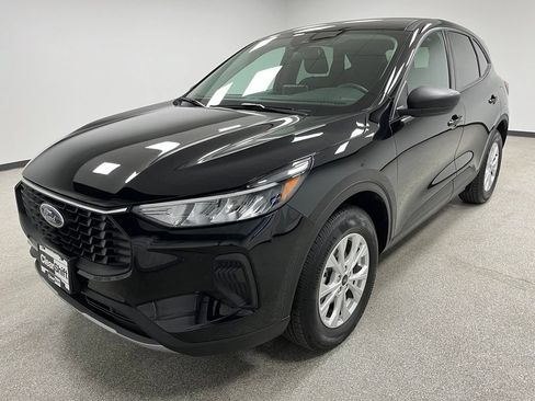 Used 2025 Ford Escape Active AWD/4WD image 4