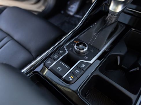 Used 2023 Kia Sorento SX Prestige image 30