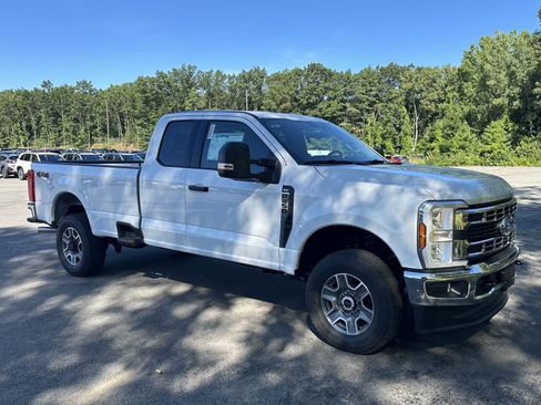 New 2025 Ford F350 XLT image 11