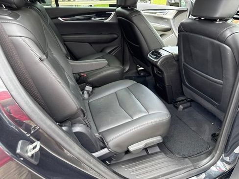 Used 2022 Cadillac XT6 Premium Luxury w/ Technology Package AWD/4WD image 28