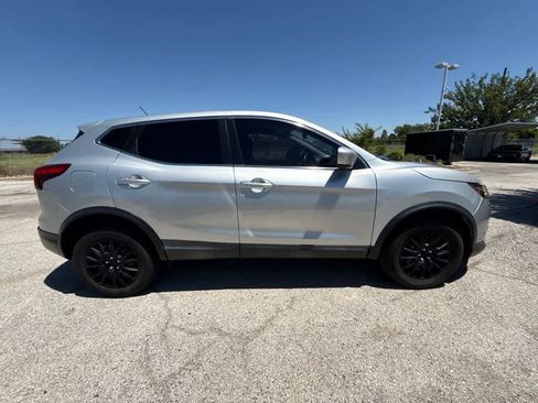 Used 2019 Nissan Rogue Sport S FWD image 5
