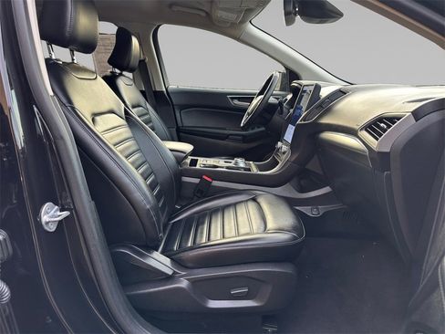 Used 2022 Ford Edge SEL image 18
